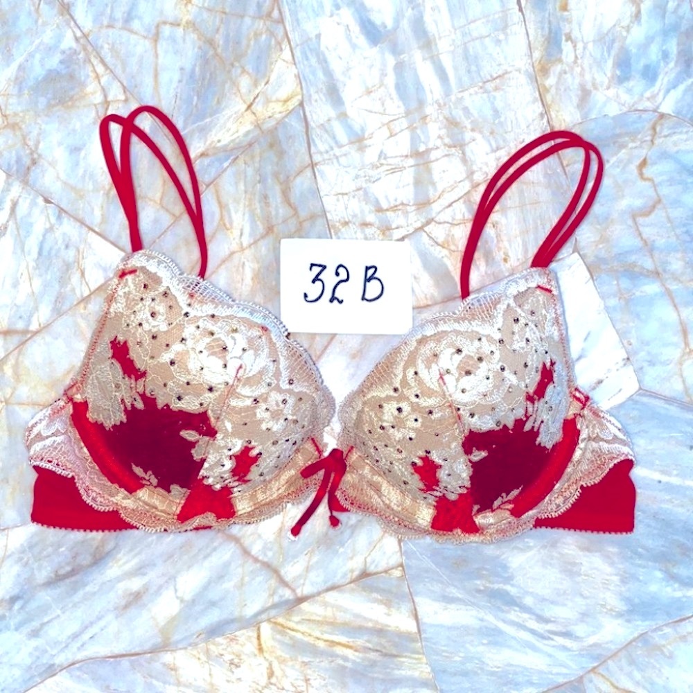 32B VS Very Sexy Seduction Red Bra Swarovski vintage y2k